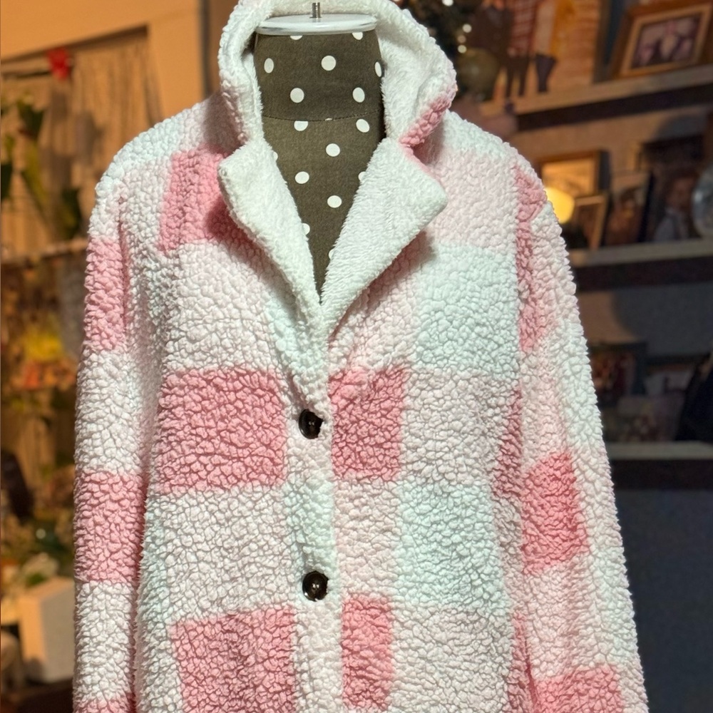 Cozy Checkered coat Women med large Sherpa style Pink White girly oversize
